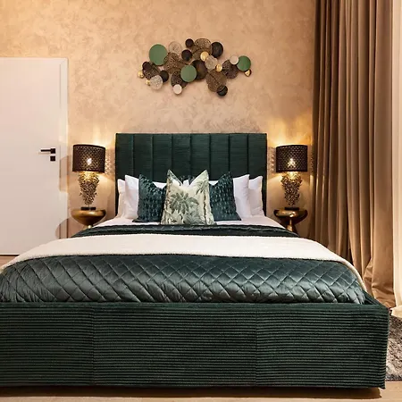 Qult - Emerald Rhapsody Apartment