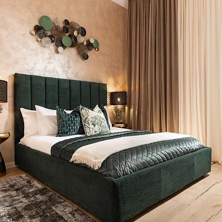 Apartment Qult - Emerald Rhapsody *