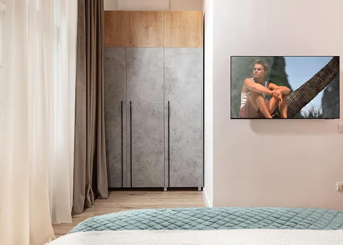 Qult - Emerald Rhapsody