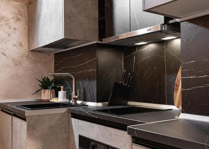 Qult - Emerald Rhapsody * Bukarest