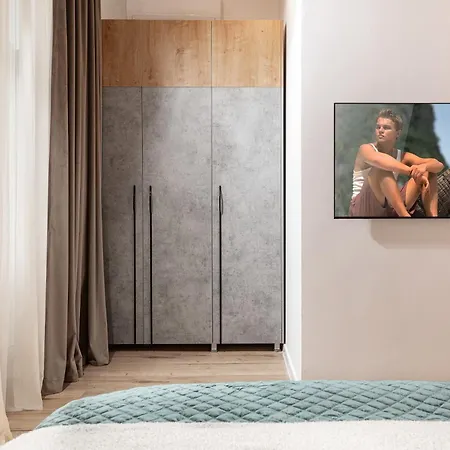 Qult - Emerald Rhapsody